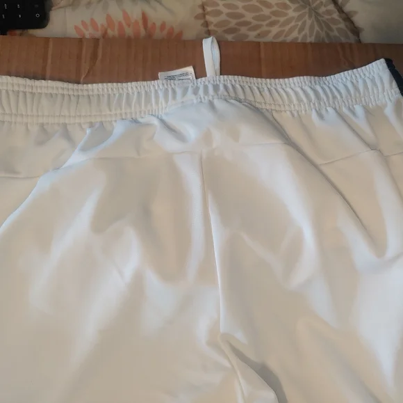 Adidas Shorts Men's BRAND NEW - Picture 11 of 11
